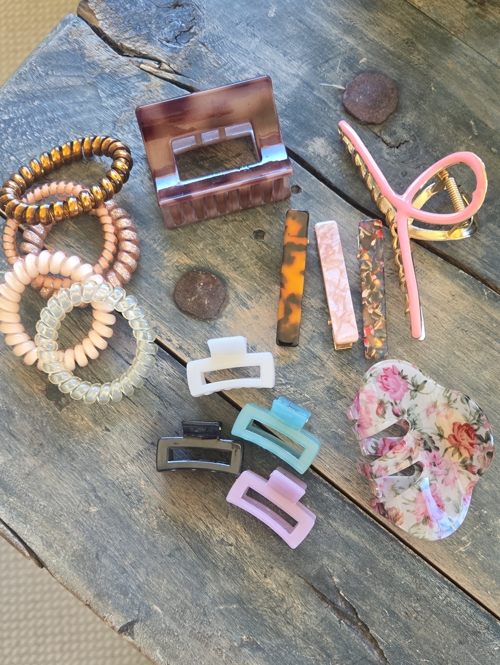 Assorted Hair Accessories Brown & Pink